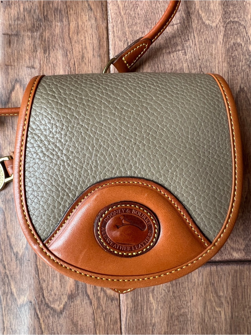 Vintage Dooney & Bourke Mini Saddle Bag AWL Taupe Tan Crossbody Luxury Preppy - Picture 3 of 11